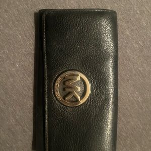 Black Michael kors wallet